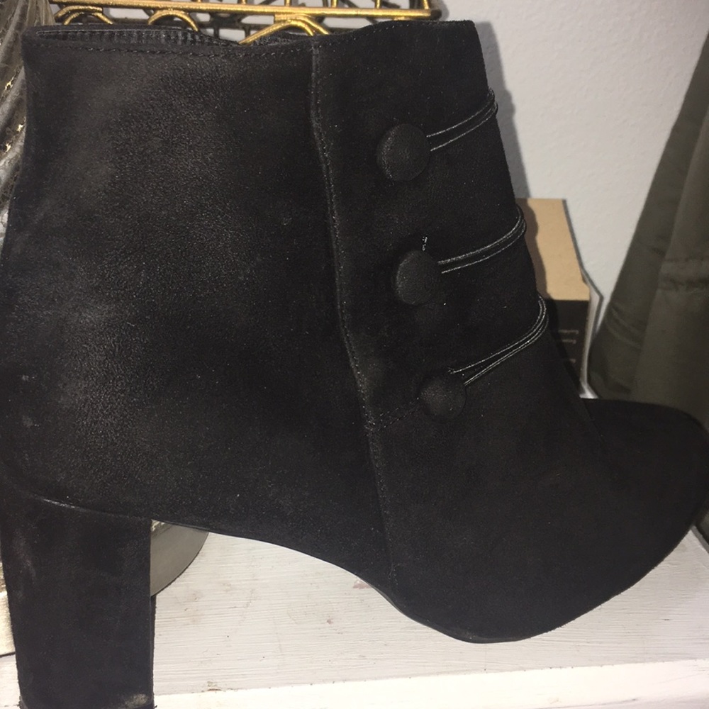 Black heeled ankle boots